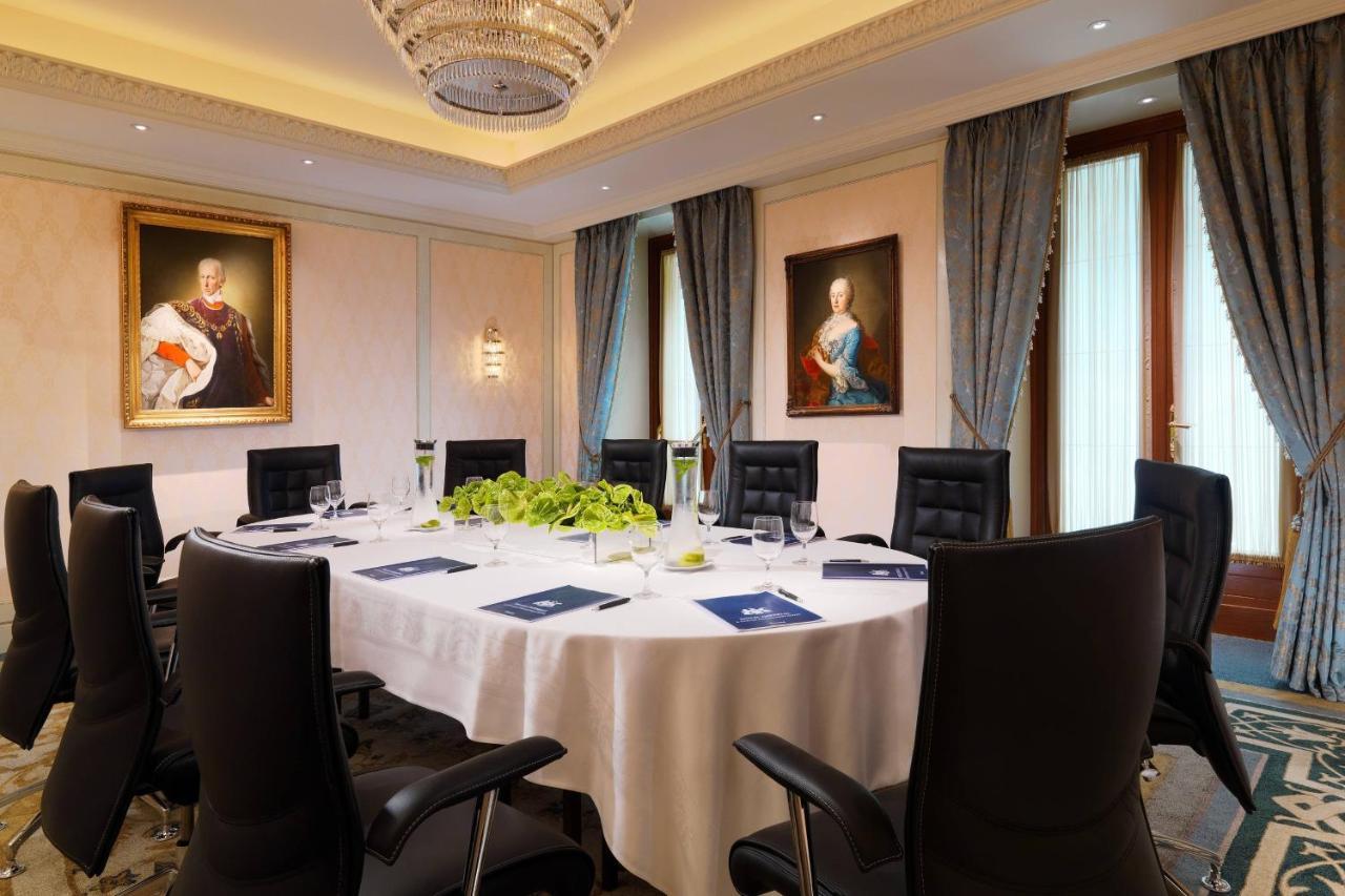 Hotel Imperial, A Luxury Collection Hotel, Vienna Esterno foto The boardroom at the London Stock Exchange