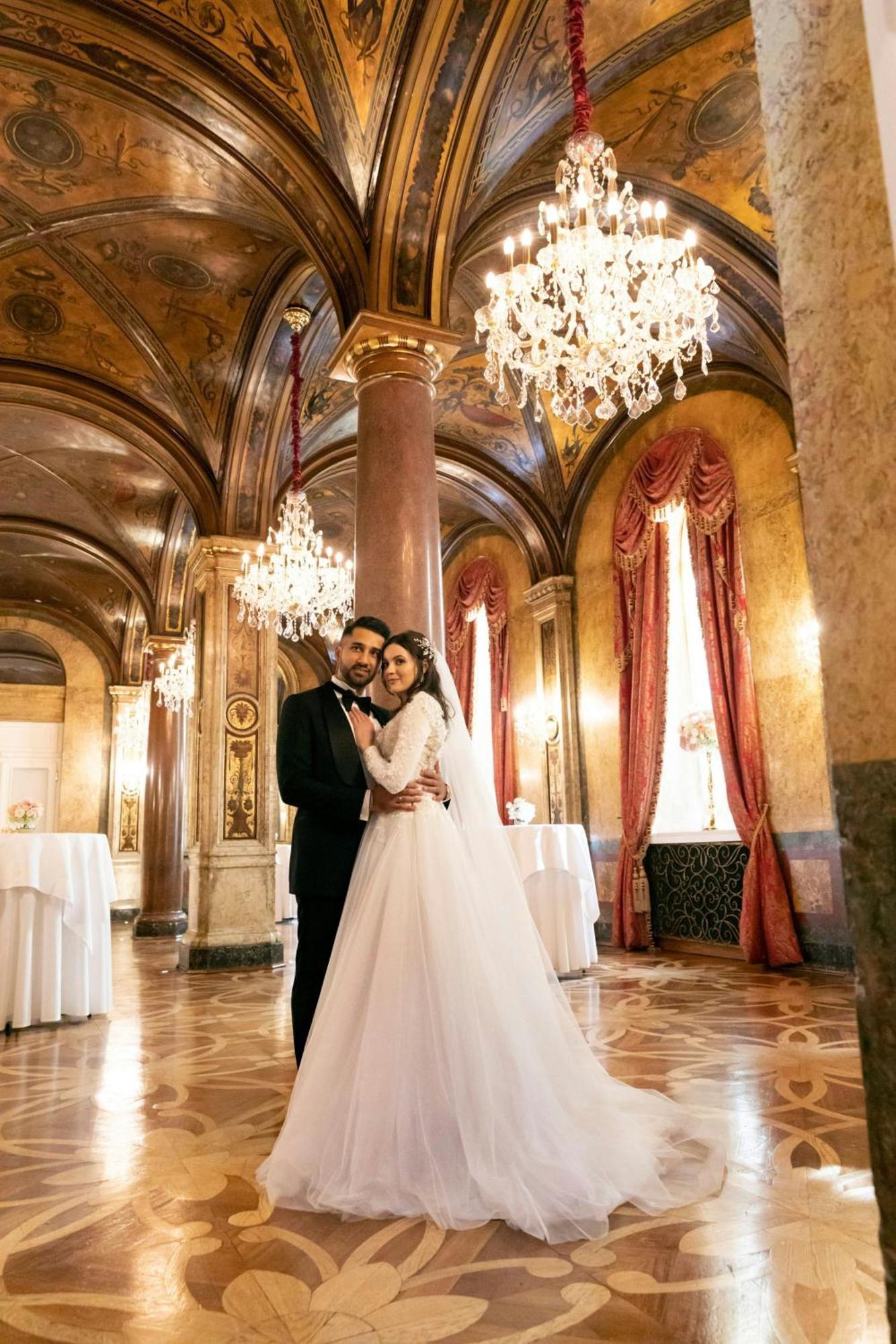 Hotel Imperial, A Luxury Collection Hotel, Vienna Esterno foto Wedding at the National Theatre