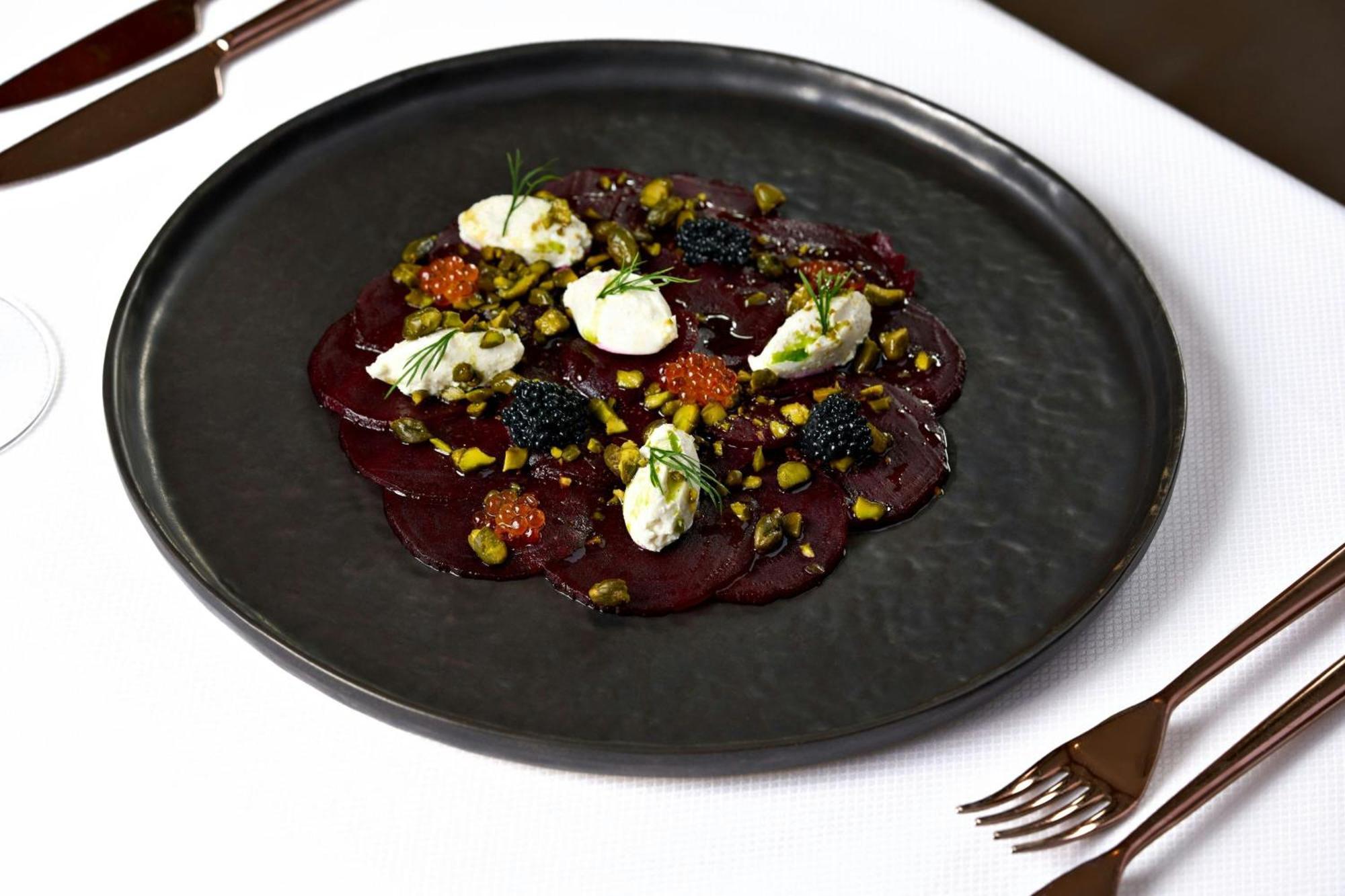 Hotel Imperial, A Luxury Collection Hotel, Vienna Esterno foto A modern beetroot salad