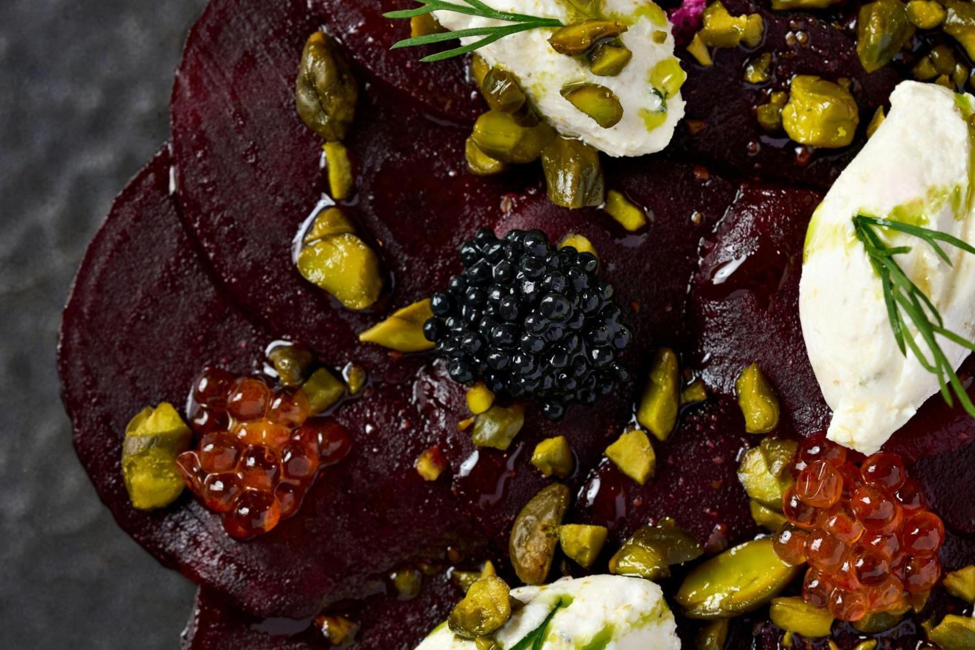 Hotel Imperial, A Luxury Collection Hotel, Vienna Esterno foto A salad of beetroot, goat's cheese, pistachios, capers and blackberries