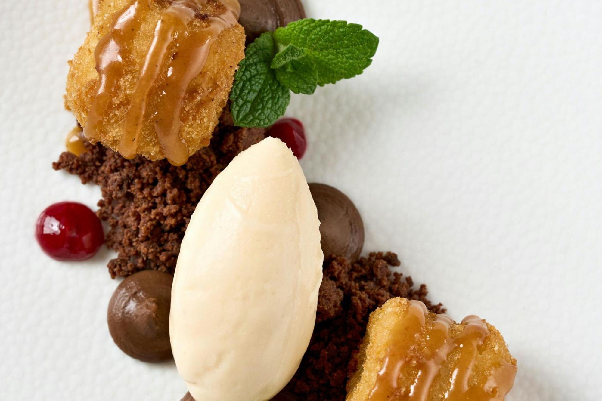 Hotel Imperial, A Luxury Collection Hotel, Vienna Esterno foto A dessert prepared with honeycomb
